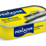 Sardinha em lata com óleo/ Pescador