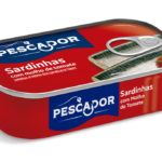 Sardinha em lata com molho de tomate/ Pescador